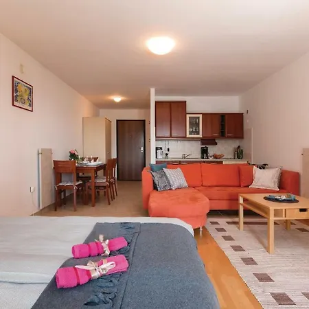 0-bedroom In Apartment
